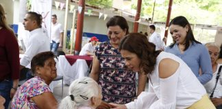 Rosy Fuentes pone en marcha las Jornadas Médicas y de Servicios para Adultos Mayores