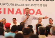 Entrega Quirino paquete de calles en La Palma, Navolato