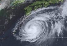 Japón se prepara ante llegada del tifón más fuerte en 25 años