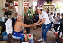 Atiende Rosy Fuentes el llamado de los vecinos afectados de la colonia Santa Rosa