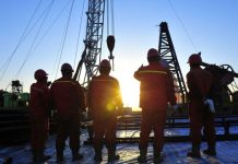 AMLO arrancará sexenio con licitaciones petroleras