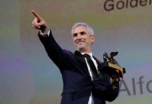 Gana Alfonso Cuarón León de Oro por ‘Roma en Venecia