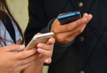 Esto opinan los mexicanos: ¿Un mes sin sexo o un mes sin celular?