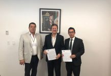 Recibe Alcalde títulos de propiedad de terrenos