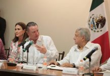Entrega López Obrador a Quirino Ordaz un plan de inversión de 8.7 mil mdp para Sinaloa