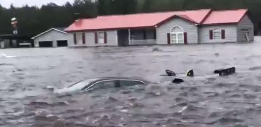 Florence deja al menos 17 muertos y 15 mil personas desalojadas en EU