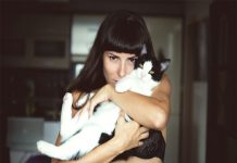 Gatito le ‘detecta’ dos veces cáncer de mama a su dueña