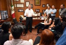 Atiende Alcalde a alumnos de Derecho de la UAD