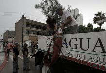 #MAZATLÁN⚠ Distribuyen bombas de auxilio a drenes pluviales