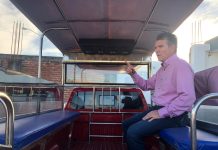 El Secretario de Turismo se reúne con el sector transportista de Mazatlán Mazatlán, Sin