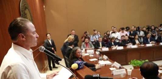 Entrega Quirino su Segundo Informe al Congreso del Estado