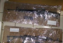 Policías Estatales aseguran armas de uso Exclusivo del Ejército y recuperan vehículo con reporte de robo