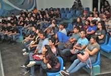 Recibe Acuario Mazatlán a estudiantes de nivel medio superior y superior