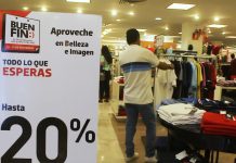 Miles de Personas en las Tiendas por el Buen Fin