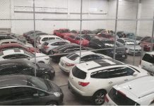 Hallan bodega con 22 vehículos robados en Toluca