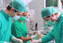 Médicos españoles logran operan con éxito uno de los cánceres más letales