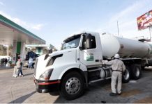 Comprará el Gobierno Federal 500 pipas para evitar desabasto en el futuro