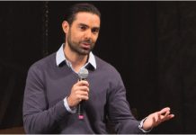 Tunden a Ernesto D’Alessio por incluir en currículum pasado musical en DKDA