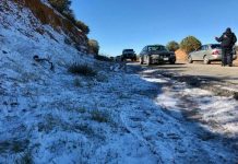 Acuden familias de BC y Sinaloa a disfrutar de la nieve en la Rumorosa