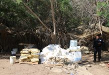 Agentes de la Policía Estatal Preventiva y Secretaría de la Marina Armada de México aseguran dos laboratorios con percusores químicos en Eldorado