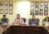 Firman funcionarios municipales contrato laboral