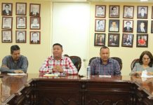 Firman funcionarios municipales contrato laboral