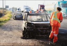Huachicoleros queman vehículos en carreteras de Guanajuato