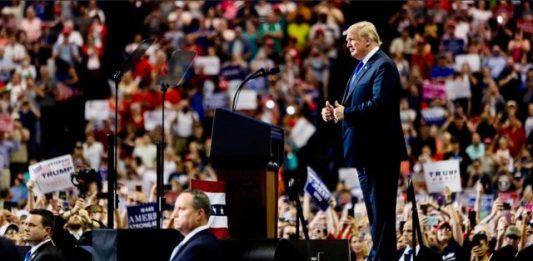 Trump insistirá por TV en la construcción de muro fronterizo