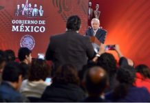 Analiza AMLO divulgar lista de periodistas beneficiados por gobiernos anteriores