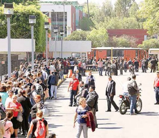 CNTE marca el paso a diputados; frena, otra vez, Reforma Educativa