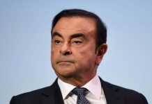 Expresidente de Nissan queda libre bajo libertad condicional
