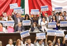 Morena cierra paso a licencia laboral; papás de niños con cáncer deberán esperar