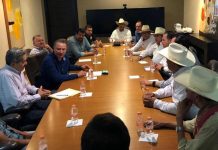 Quirino sostiene encuentro con dirigentes agrícolas