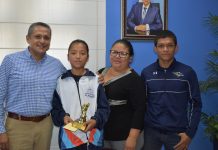 Reciben apoyos deportistas destacados de El Rosario.