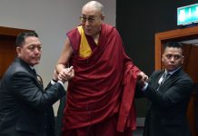 El Dalai Lama es ingresado a un hospital en India por infección pulmonar
