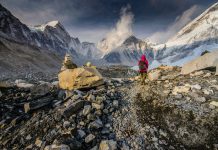 El Everest inicia la mayor campaña de limpieza de basura de su historia