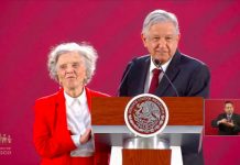 Elena Poniatowska visita a AMLO en la mañanera y asegura que prensa fifí no existe