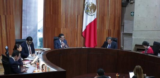 TEPJF revoca candidatura de Barbosa para Puebla