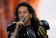 Alex Lora se disculpa por dichos de su hija, ofrece canción a AMLO y pide homenaje en Bellas Artes