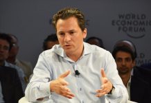 Dan suspensión definitiva a Emilio Lozoya contra orden de aprehensión