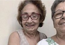 Abuelitas celebran más de 3 décadas de amistad ¡con un tatuaje!