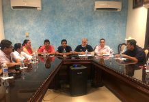 Se reúnen autoridades municipales con productores de mango para combatir el robo hormiga.