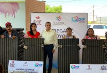 Entrega Alcalde de El Rosario apoyos de lámina a desplazados y vulnerables H.Ayuntamiento de Rosario,Sin