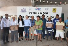 Entregan apoyos a Pescadoress de El Rosario para palear la veda