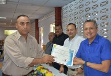 Festejan a policías municipales en El Rosario.