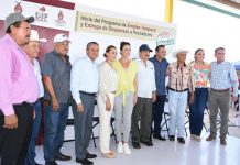 Entregan apoyos e inicia empleo temporal para pescadores de Rosario.