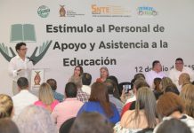 Reconocen a 995 trabajadores de la educación hasta con 45 años de servicio