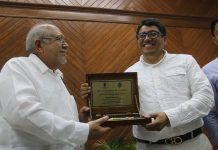 Alcalde de Fresnillo recibe las llaves de la ciudad de Mazatlán