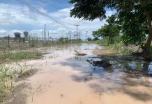Colapsa línea de abastecimiento de agua potable frente al Cereso