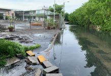 Laboran y estudian en UPES entre aguas negras